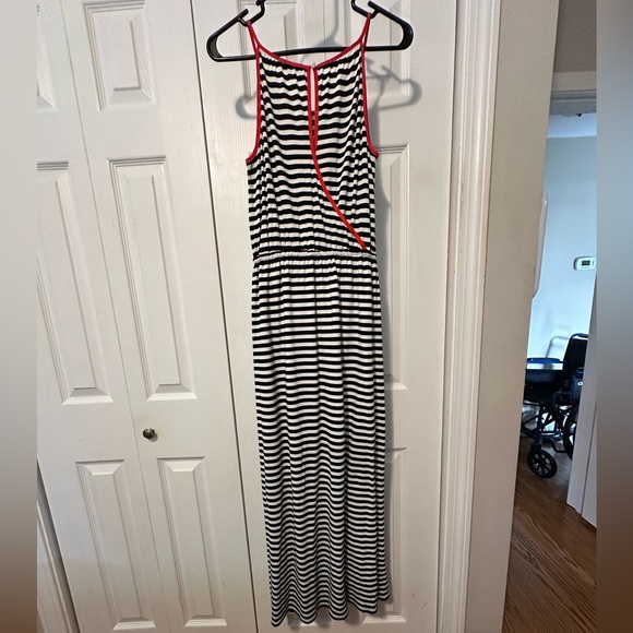 Comfortable black and white striped with red details. Size small maxi dress. - Picture 4 of 5